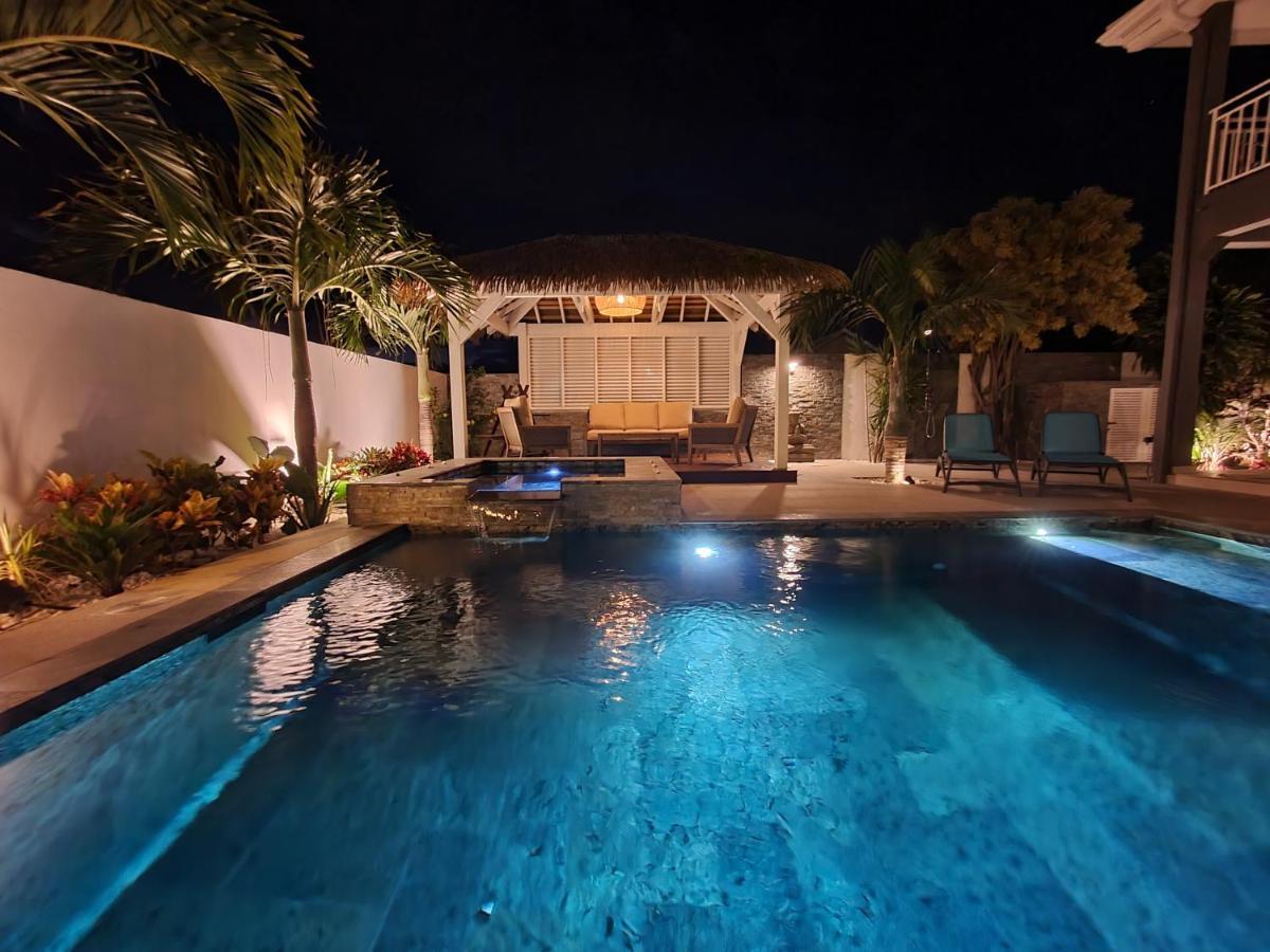 LA VILLA ROSAYA - Piscine Jacuzzi Saint Pierre Exterior foto